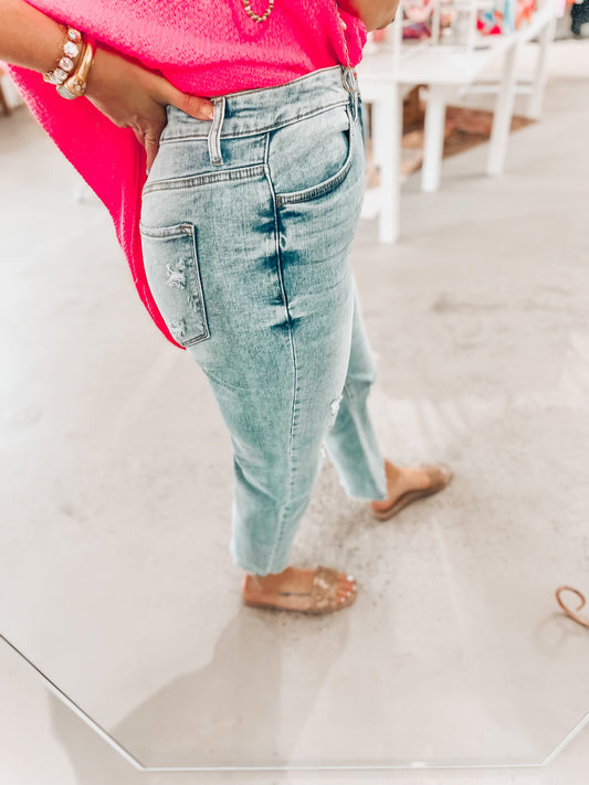 Victoria Distressed Jeans