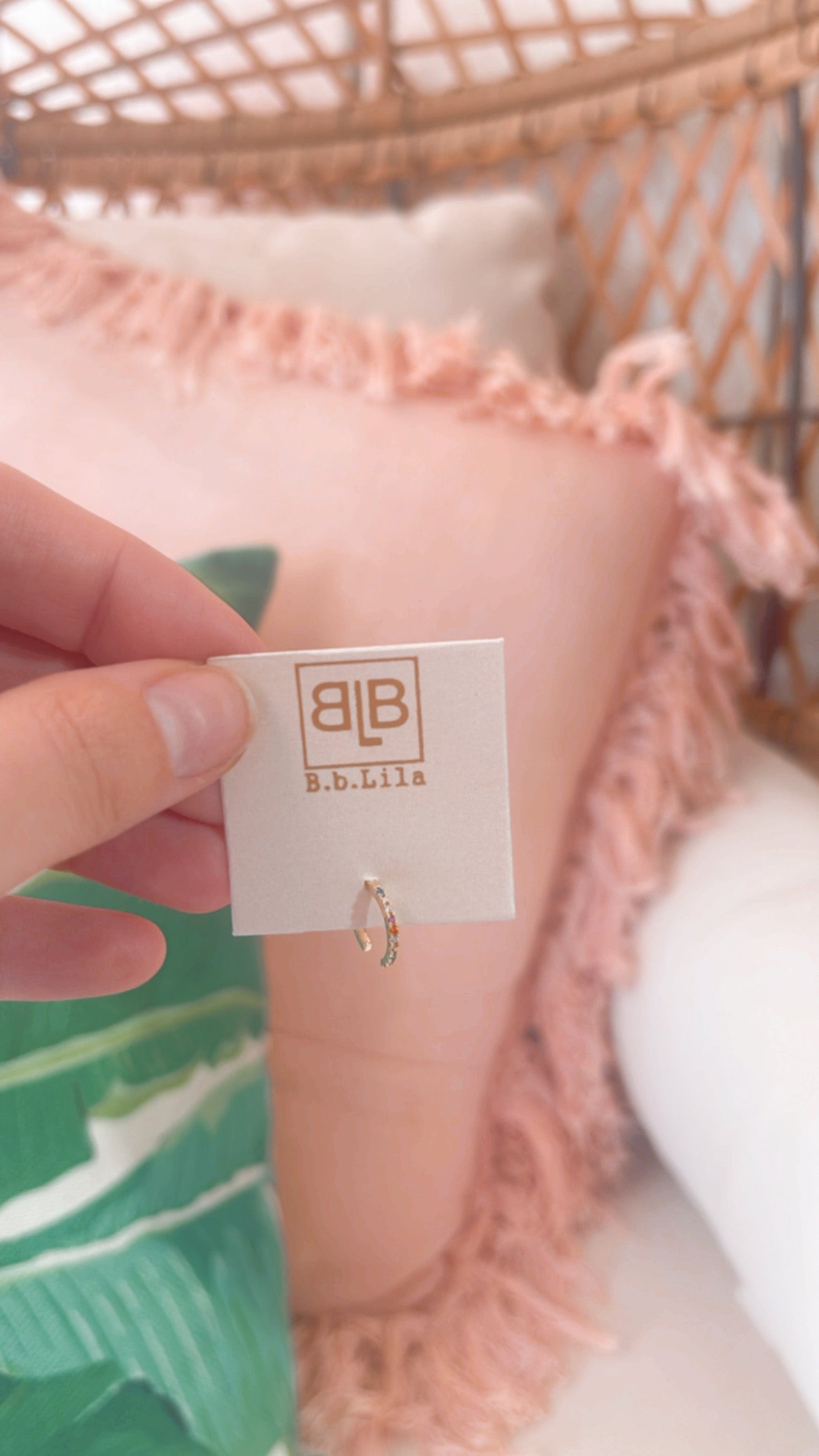 Small Adjustable Cuff-Cuff Cutie