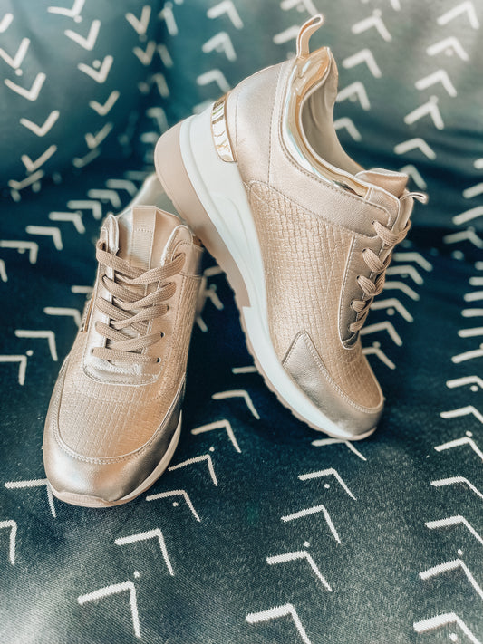 Adley Sneakers