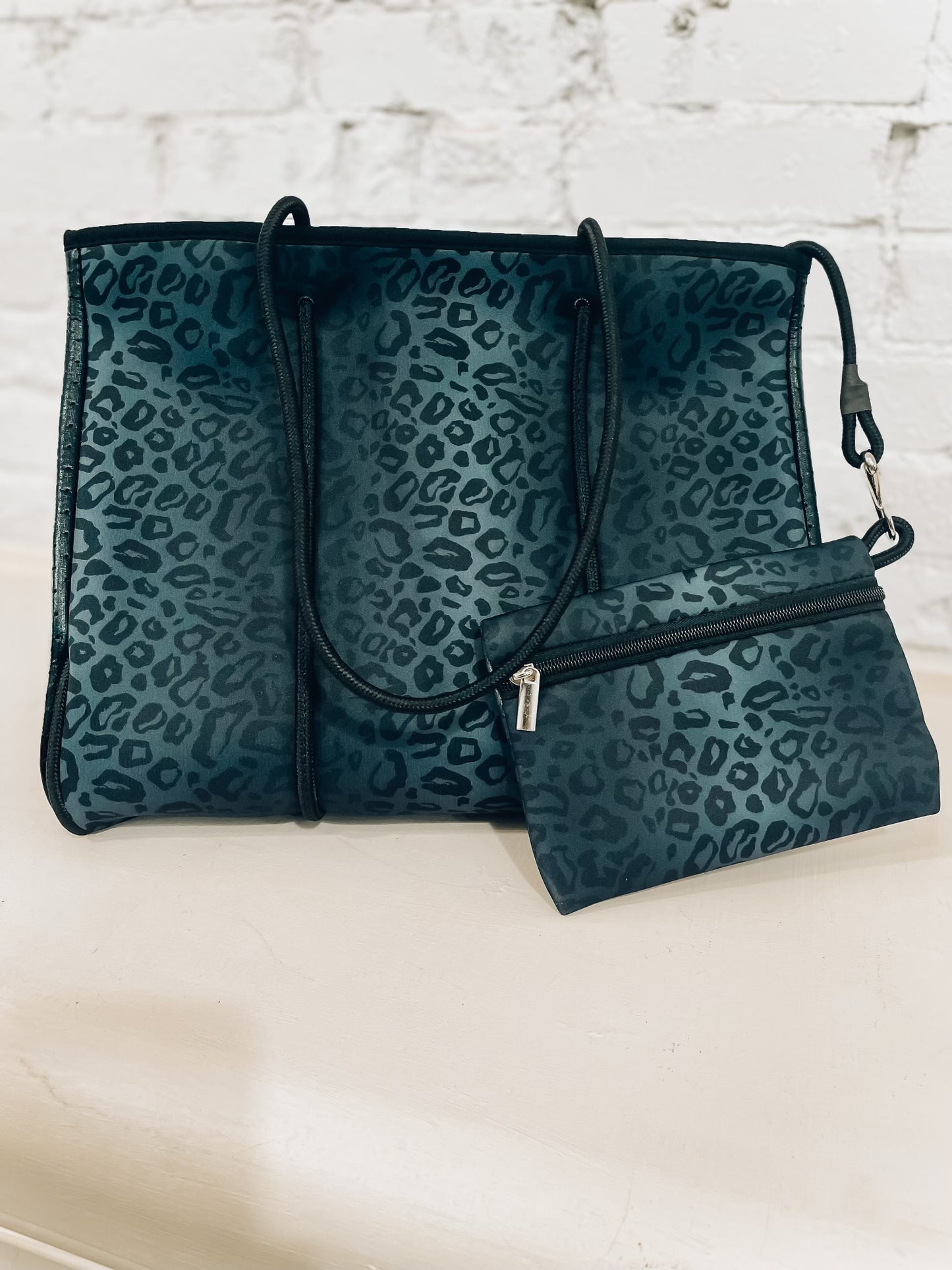 Neoprene Tote Set-Luxe Black Leo