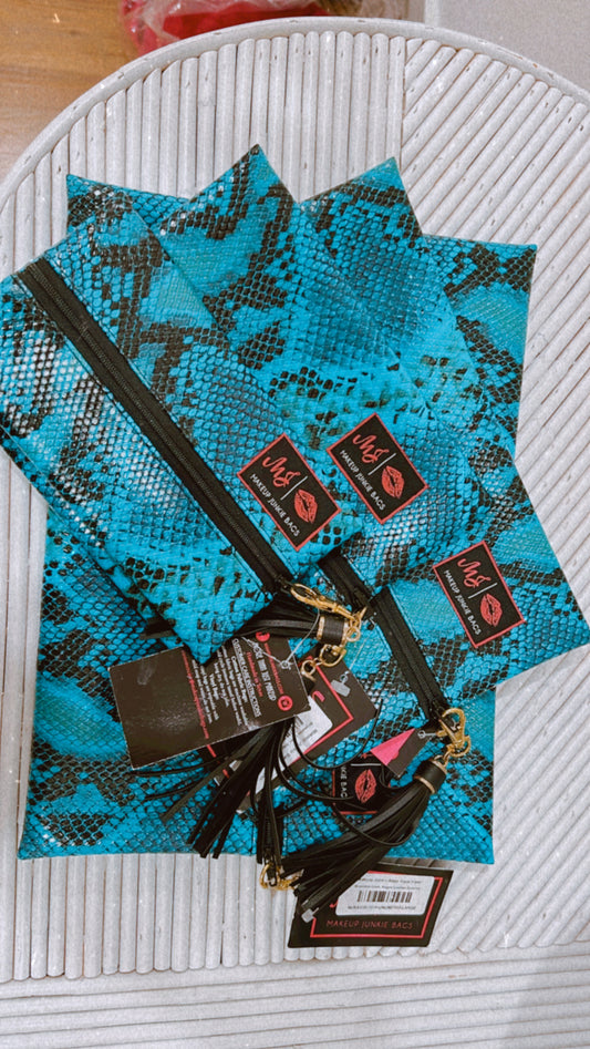 Makeup Junkie- Turquoise Snake