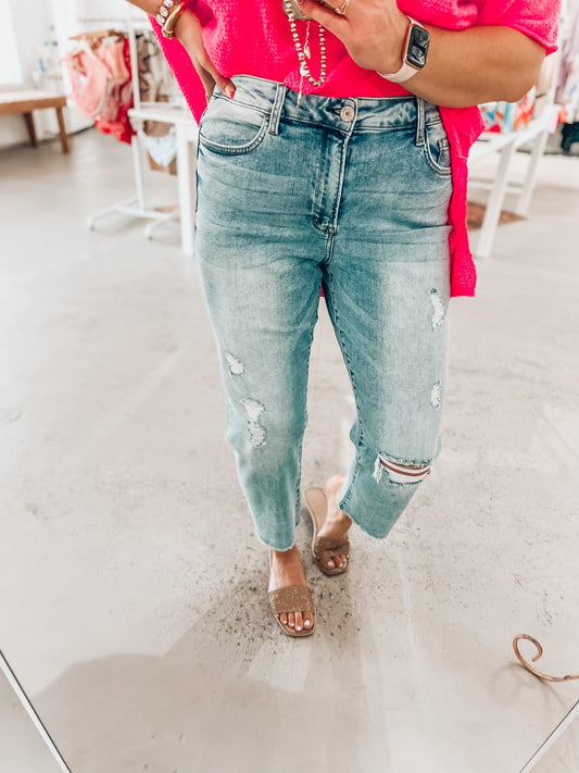 Victoria Distressed Jeans