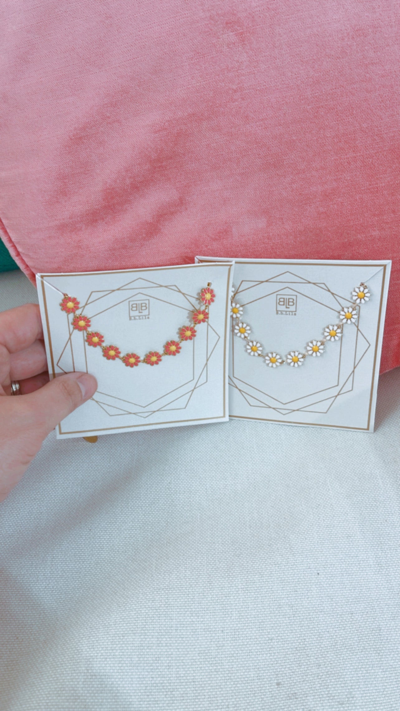 Miss Daisy Necklace- White